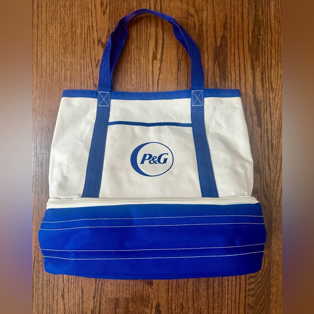 P&G Insulated Cooler Tote Bag | Blue & Cream Zip Bottom Lunch Beach Bag